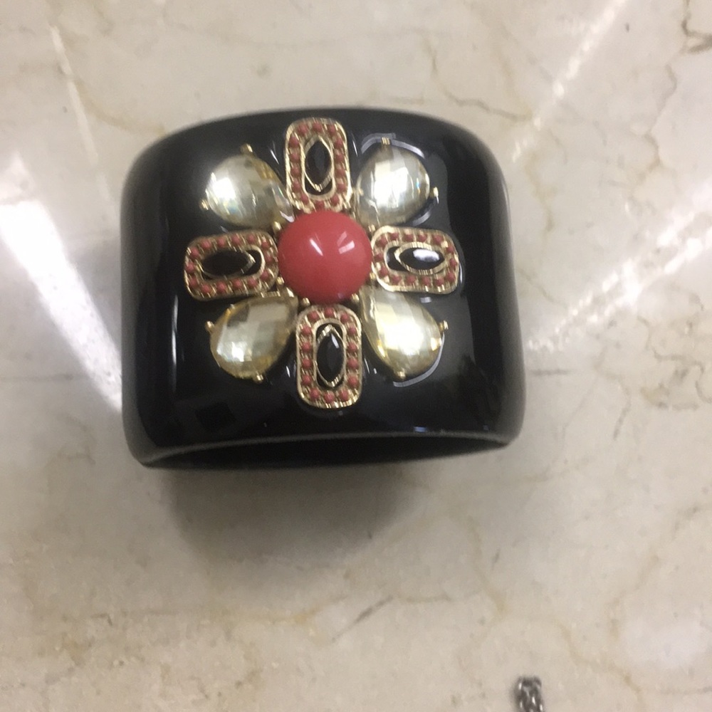 Stella and Dot bangle in black